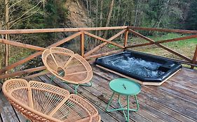 U Parow Sauna & Jacuzzi